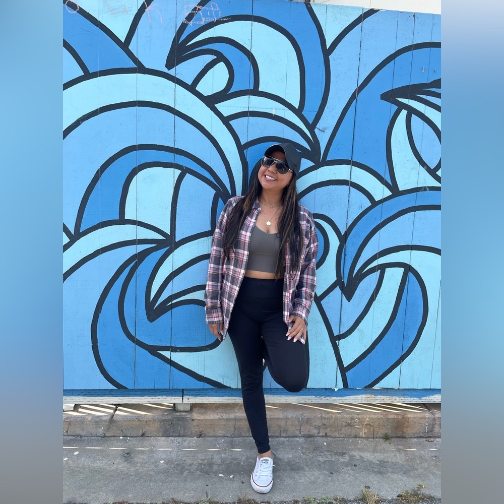 Meet your Posher, Yessi